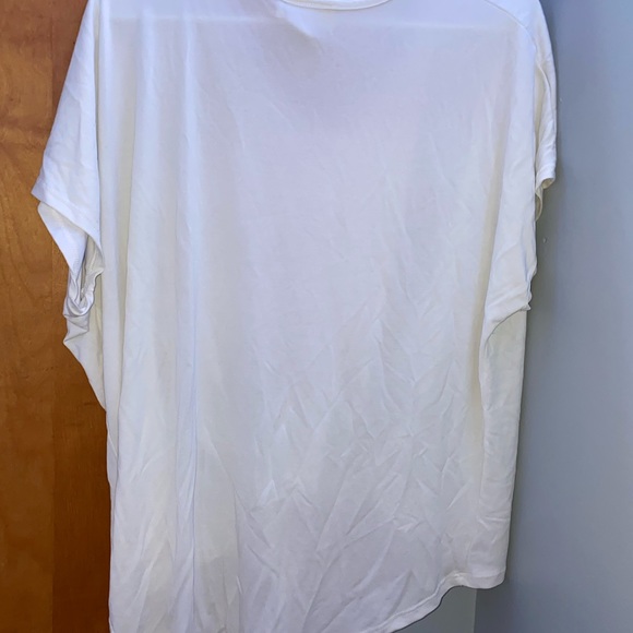 loose boutique shirt with knot - Picture 2 of 2
